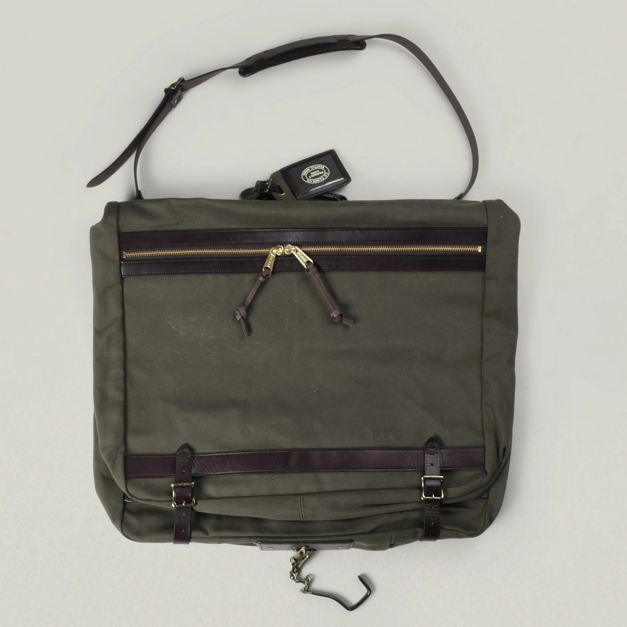 USED FILSON GARMENT CARRIER - OTTER GREEN 3 USED FILSON GARMENT CARRIER - OTTER GREEN