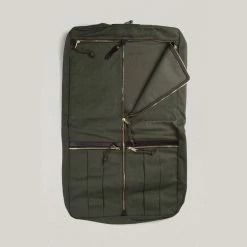 USED FILSON GARMENT CARRIER - OTTER GREEN 9 USED FILSON GARMENT CARRIER - OTTER GREEN -BARBOUR Shop U V August172022 235 1024x1024@2x