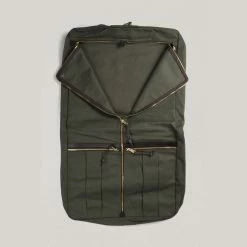 USED FILSON GARMENT CARRIER - OTTER GREEN 10 USED FILSON GARMENT CARRIER - OTTER GREEN -BARBOUR Shop U V August172022 236 1024x1024@2x